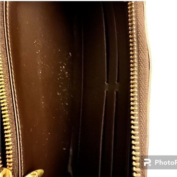 LOUIS VUITTON Wallet in Purple Patent - Picture 5 of 15